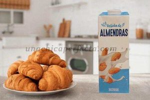 Leche de almendras Mercadona 2025: Lo bueno, lo malo y lo inesperado 11 Opinión sincera de la bebida o leche de almendras de Mercadona / Hacendado ✅. Analizo los ingredientes, el envase y el precio. ¿La volvería a comprar?