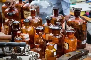 Descubre la Vitamina C de farmacia⚕️: los sérums más recomendados por dermatólogos 4 Serums vitamina c farmacia dermatologos opiniones reales reseñas los mejores glow iluminadores alta gama isdin SkinCeuticals C E Ferulic Roche Posay Pure Vitamin C1012 Isdinceutics Flavo C (1)